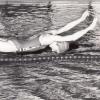 Birgit Mauermayer als Zwölfjährige bei einem gelungenen Startsprung ins Wasser. Am liebsten schwamm die einst so erfolgreiche Sportlerin der SSV Höchstädt „Butterfly“, auch Schmetterlingsschwimmen genannt. 