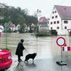 Wenn die Wörnitz über ihre Ufer tritt, muss meist auch gleich die Grasstraße gesperrt werden. Dies wird auch in Zukunft so bleiben. Archivfoto: Lembeck