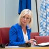 Ulrike Scharf (CSU), Staatsministerin für Soziales, nimmt an einer Sitzung des Landtags teil.