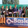 77 Teilnehmer waren angetreten, hier die Finalisten bei der Siegerehrung des Tennis-Basler-Cups im Bachtal. 	 	