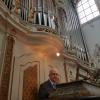 Seit 59 Jahren spielt der ehemalige Ursberger Bürgermeister Ewald Schmid an der historischen Holzhey-Orgel in der Pfarrkirche St. Johannes Evangelist.