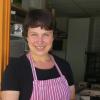 Katharina Mayer ist dreifache Mutter, führt einen Bioland-Betrieb, kocht und backt gern – und spielt erfolgreich Schafkopf. 
