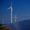 Windräder tragen zur nachhaltigen Stromerzeugung bei.