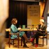 Amelie Fried (rechts) im Gespräch mit Moderatorin Franziska Emmerling. Das zweite Literaturfestival Nordschwaben wurde am Sonntag in Nördlingen offiziell eröffnet.