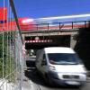 Die Bahnunterführung am Neusässer Bahnhof ist für Fußgänger zu eng. Am Fuße der Treppe sollen, wenn möglich, Fahrradständer aufgestellt werden.