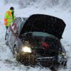Ein Unfall hat sich auf der A7 nahe Nersingen bei Schnee ereignet.