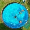 Ein auf- und abbaubarer Pool – ähnlich zu dem auf diesem Foto – darf in Augsburg nicht überall einfach so aufgestellt werden. Das musste ein Leser mitten im Corona-Sommer nun erfahren.