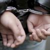 Eine 21-Jährige und drei Komplizen raubten einen 46-jährigen Mann in Aichach aus. Inzwischen sitzen die vier Tatverdächtigen in Untersuchungshaft.