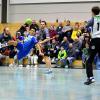 Nico Muliyanto (am Ball) behielt mit den Bobinger Handballern gegen Gersthofen die Oberhand. 