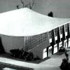 Modell der architektonisch ungewöhnlichen Sporthalle aus dem Jahr 1963.