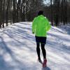 Sebastian Prange von der SSV Höchstädt vor etlichen Tagen auf der winterlichen Strecke Fischerheim/Auwaldsee – im Rahmen der Lauf-Challenge.