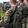 Verteidigungsminister Boris Pistorius will heute in Hammelburg mit Soldatinnen und Soldaten ins Gespräch kommen. Das Bild zeigt ihn bei einem Truppenbesuch vor wenigen Tagen in Mecklenburg-Vorpommern.