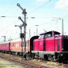 Zugpferd des Nostalgiezuges ist die 1963 bei der Maschinenfabrik Esslingen gebaute Diesellokomotive V 100 1365. Foto: BEM