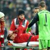 Nationalspieler Holger Badstuber hat sich beim Spiel des FC Bayern gegen Borussia Dortmund offenbar schwer verletzt.