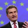 EU-Energiekommissar Günther Oettinger (CDU) will Vorschläge für den Umgang mit dem umstrittenen Fracking machen.