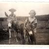 Die Harburger Juden Ruth Nebel und ihr Bruder Hans kamen 1936 als Kinder nach Israel. Dort entstand 1937 dieses Foto.
