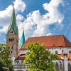 Immer weniger Augsburger sind Mitglied in einer der großen Kirchen. Das hinterlässt langfristig Spuren im gesellschaftlichen Leben.