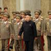 Kim Jong Un gilt als ebenso unberechenbar wie undurchschaubar. Jetzt gibt eine mögliche Verletzung des nordkoreanischen Machthabers Beobachtern Rätsel auf.