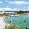 Das Naturfreibad in Fischach wird gut besucht. 