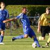 Markus Käser (links) und Martin Rieger (am Ball) vergaben ihre Elfmeter im Elfmeterschießen, während Lukas Deubler (rechts) zum 5:4-Endstand verwandelte.