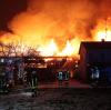 Am Sonntagabend stand ein Stall in Leipheim lichterloh in Flammen.
