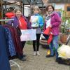 Eine Premiere gab es beim Zwetschga-Markt in Aislingen, denn auf mehr als 25 Anwesen fanden Hofflohmärkte statt. Auch Silvia und Emma Wagner sowie Stephanie Schuster verkauften ihre Schätze.