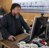 Der regimekritische chinesische Künstler Ai Weiwei in seinem Büro in Peking. Im Interview mit unserer Zeitung sprach er über das Leben nach seiner Festnahme, neue Formen des Protests und einen Film über sein Leben.