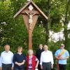 Auf dem Bild von links Andreas, Roswitha und Annemarie Bacher, Pfarrer Thomas Schmid, BGR Richard Harlacher und Diakon Carlo Hackel. 	