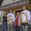 60 Jahre Bäckerei Pfatischer: (von links) Birgit, Werner (Bäckermeister), Maria und Fernando (Bäckermeister, auf dem Weg zum Brotsommelier) Pfatischer.