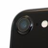 Eine der größten Neuerungen ist die Kamera. Apple hat dem kleineren iPhone 7 eine optische Bildstabilisierung spendiert. Bislang war diese Technik den Plus-Modellen vorbehalten.