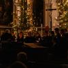 Weihnachtlich gestimmt: Das Ensemble Naumann tritt zum ersten Mal vor voller Kirche in evangelisch Heilig Kreuz in Augsburg auf.