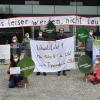 Vergeblich protestierten Klimaaktivisten vor mehr als einem Jahr vor dem Meitinger Rathaus. Jetzt wollen sie vor Gericht die Erweiterungspläne von Lechstahl stoppen.