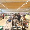 Der neue Lidl in Senden ist moderner als die alte Filiale. Mit breiteren Gängen und niedrigen Regalen will sich das Unternehmen an das neue Einkaufsverhalten anpassen, sagen Sprecher. 	