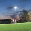 Dank der neuen Flutlichtanlage können die Batzenhofer Fußballer und Tennisspieler auch in den späten Abendstunden spielen und trainieren.