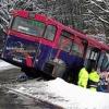 zwischen Dießen und Rott kollision mit PKW und Bus