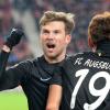 Daniel Baier glaubt darasn, dass sich der FC Augsburg aus der derzeit ernsten Situation befreien kann.