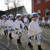 Das Ende der fünften Jahreszeit bildet im Landkreis Günzburg der Gaudiwurm im Altort Jettingen. Ausgelassen feierten die Narren bei bestem Wetter den Saison-Endspurt.