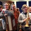 holstuonarmusigbigbandclub im Tonstudio Greenbee bei Probeaufnahmen und Bandprobe. Greenbee-Studio in Bereute, Alberschwende. Vorarlberger Band mit der Hitsingle "Vo Mello Bis Ge Schoppornou".
Bandmitglieder Andreas Broger, Bartholomäus Natter, Johannes Bär, 	Philipp Lingg, Stefan Bär. hmbc