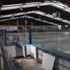 In Bad Wörishofen haben sie die Sommerpause dazu genutzt, eine neue Eishockey-Bande im Eisstadion zu installieren. Diese ist nun so gut wie fertig, es fehlt nur noch das Eis. Dann kann wieder um Punkte gespielt werden. 	