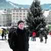 200 Weihnachtsmärkte hat Bernhard Losleben aus Herbertshofen insgesamt besucht: Das Bild zeigt ihn auf dem Klosterberg mit Blick auf den Weihnachtsmarkt in Einsiedeln/Schweiz. Foto: Gump