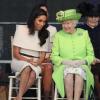 Die Queen und Herzogin Meghan eröffneten zusammen die Mersey-Brücke. Meghan trug ein dezentes beiges Kleid, die Queen stach mit einem farbenfrohen Grün heraus. 
