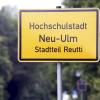 Verkehrsteilnehmer zwischen Neu-Ulm und Reutti müssen noch weitere Wochen Umwege fahren. Die Verbindungsstraße bleibt länger gesperrt.