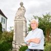 Kriegshalbwaise setzt sich für 100 Jahre-Kriegerdenkmal Echenbrunn ein