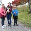 Christiane Weiß hat sich mit den Rennfahrerkindern Johanna und Jonah Stoll angefreundet.