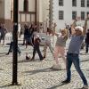 Unter dem Motto „Nimm deine Gesundheit in die eigene Hand“ fand am Mittwoch eine Demonstration in Weißenhorn statt. Die Veranstalter wollten zeigen, dass auch Fitnessstudios systemrelevant sind.  	