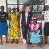 Das LandsAid-Projekt in Kenia legt besonderen Wert auf die Teilnahme von Menschen mit Behinderungen. In der Mitte des Bild zu sehen ist die Diedorferin Susanne Dreschl-Bogale.