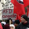 Die Augsburger Polizei ermittelt in der linken Szene wegen illegaler Aktionen gegen eine AfD-Politikerin. Das sorgt für Unruhe, am Sonntag gab es auch eine Demonstration.