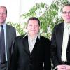 Landrat Martin Sailer, Geschäftsführer der Bavaria Immobilien GmbH, Rainer Egle, und Langweids Bürgermeister Jürgen Gilg (von links). Foto: Landratsamt
