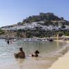Nur rund zehn Kilometer neben dem Strand in Lindos brannte es im Sommer. Die Naturkatastrophen haben dem Tourismus in Griechenland aber offenbar nicht nachhaltig geschadet. 
