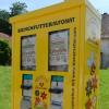 In Kettershausen steht seit wenigen Tagen ein knallgelber Bienenfutterautomat.